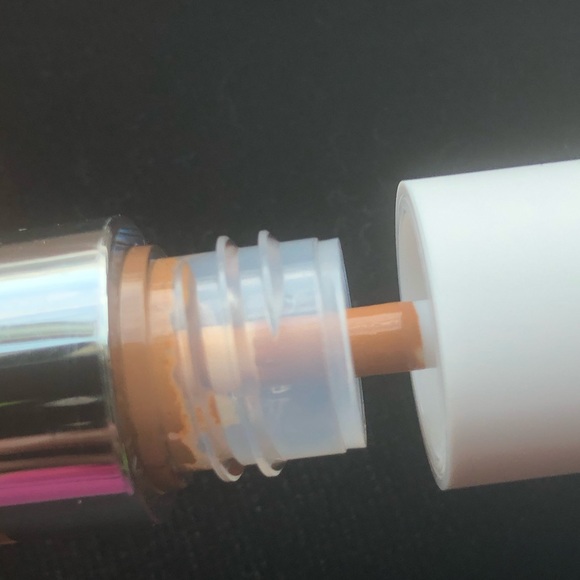 BNIB Colourpop No Filter Concealer - Picture 3 of 3